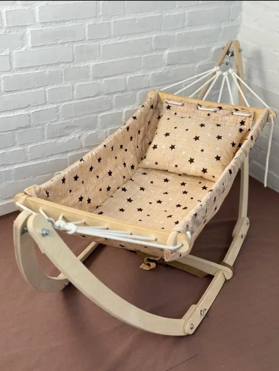 گهواره سنتی چوبی همراه با ساک حمل