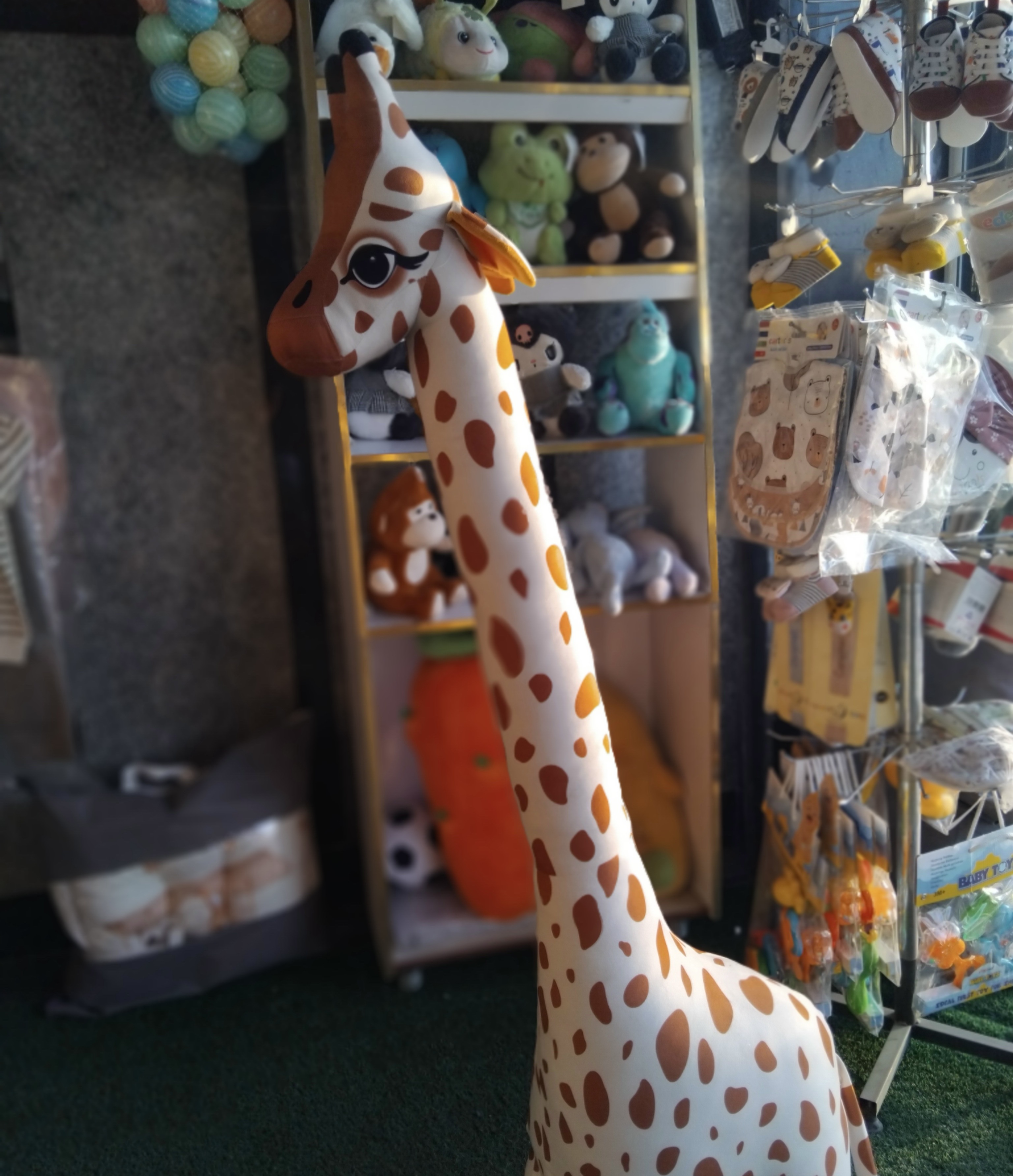 عروسک زرافه سایز 140 سانتر ( بزرگترین سایز زرافه)